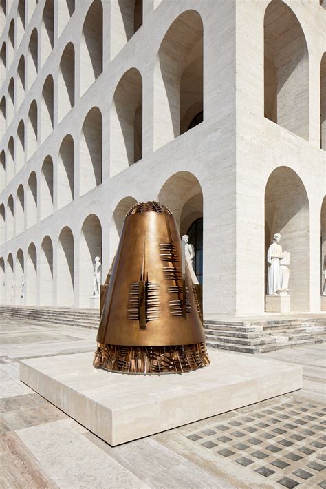 mostra fendi roma 2021|Arnaldo Pomodoro e il suo “grande teatro” in mostra nella sede .